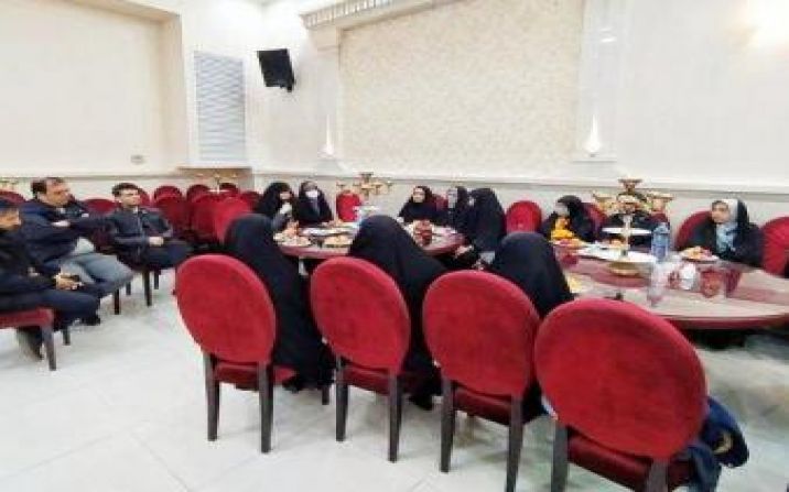 بانوان خبرنگار استان قم در مراسم بزرگداشت روز زن تجلیل شدند بانوان خبرنگار استان قم در مراسم بزرگداشت روز زن تجلیل شدند